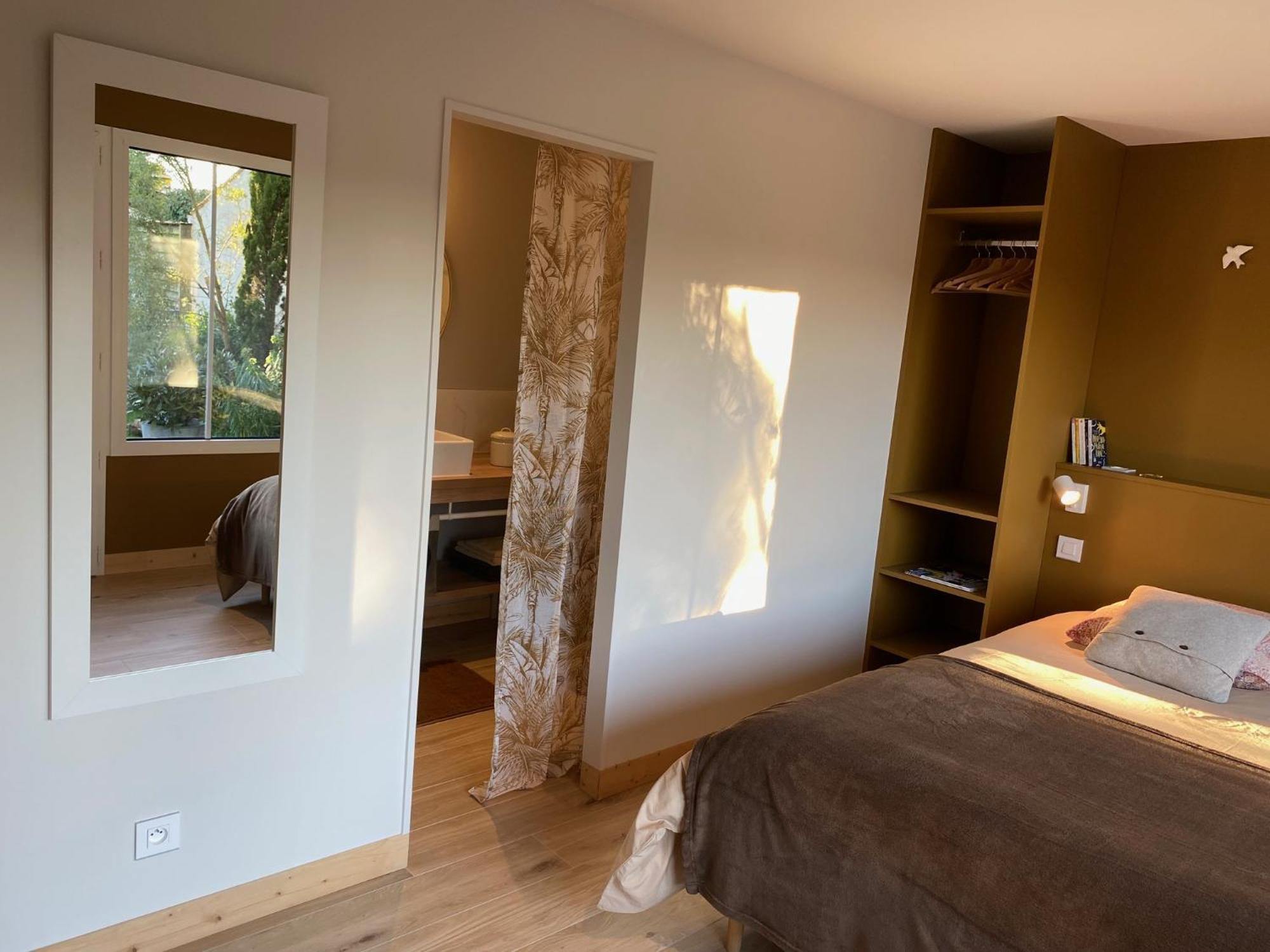 Maison M, Chambre Privee Acces Jardin Piscine Et Jacuzzi Pres De La Rochelle La Rochelle  Habitación foto